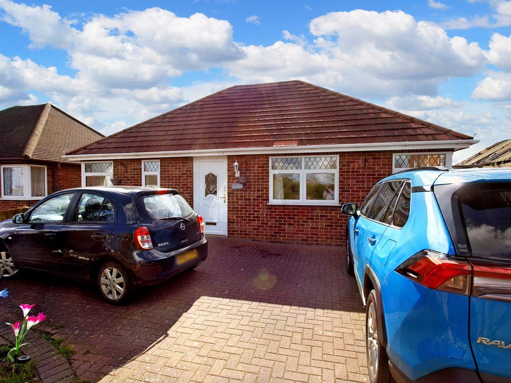 4 bed detached bungalow for sale in Windsor Road, Yaxley, Peterborough