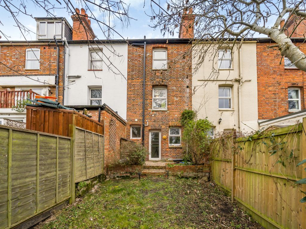 3 bed terraced house for sale in Elgar Road, Reading, Berkshire RG2