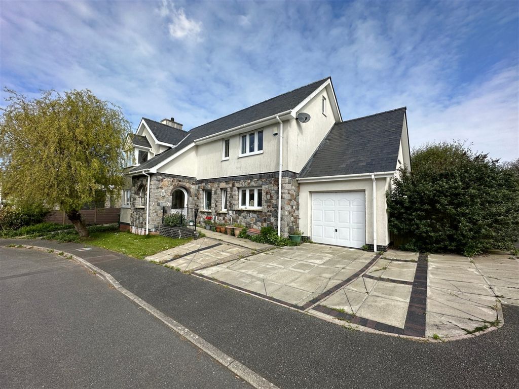 7 bed detached house for sale in Maes Y Ffridd, Gwalchmai, Holyhead