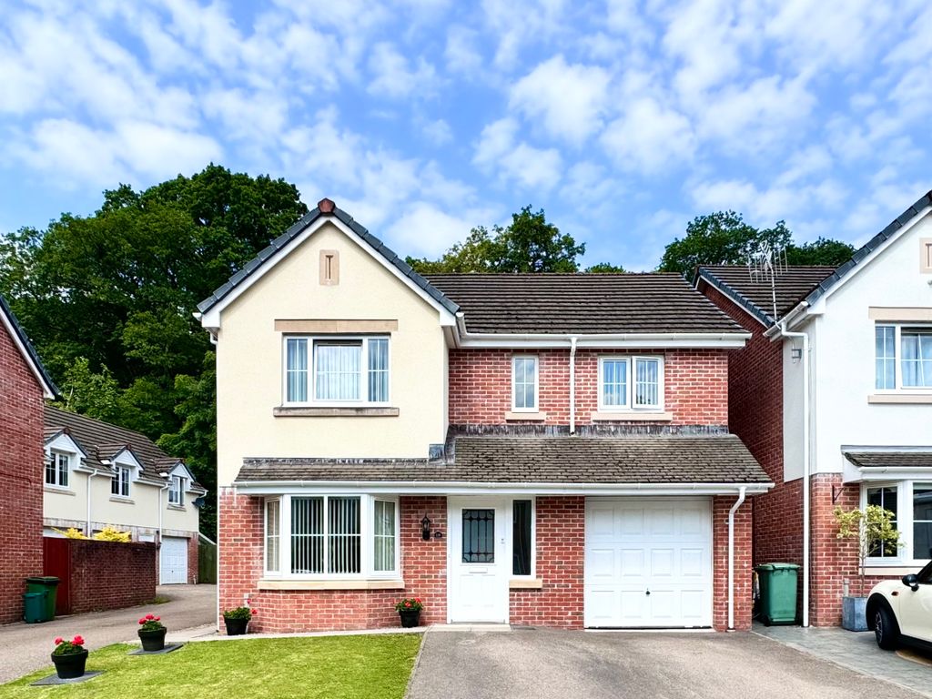 4 bed detached house for sale in Trem Y Dyffryn, Mountain Ash CF45, £