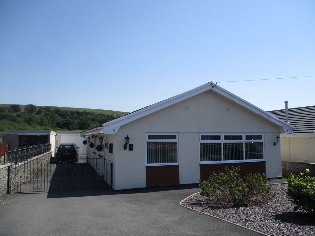 2 bed end terrace house for sale in Waun Gyrlais, Ystradgynlais