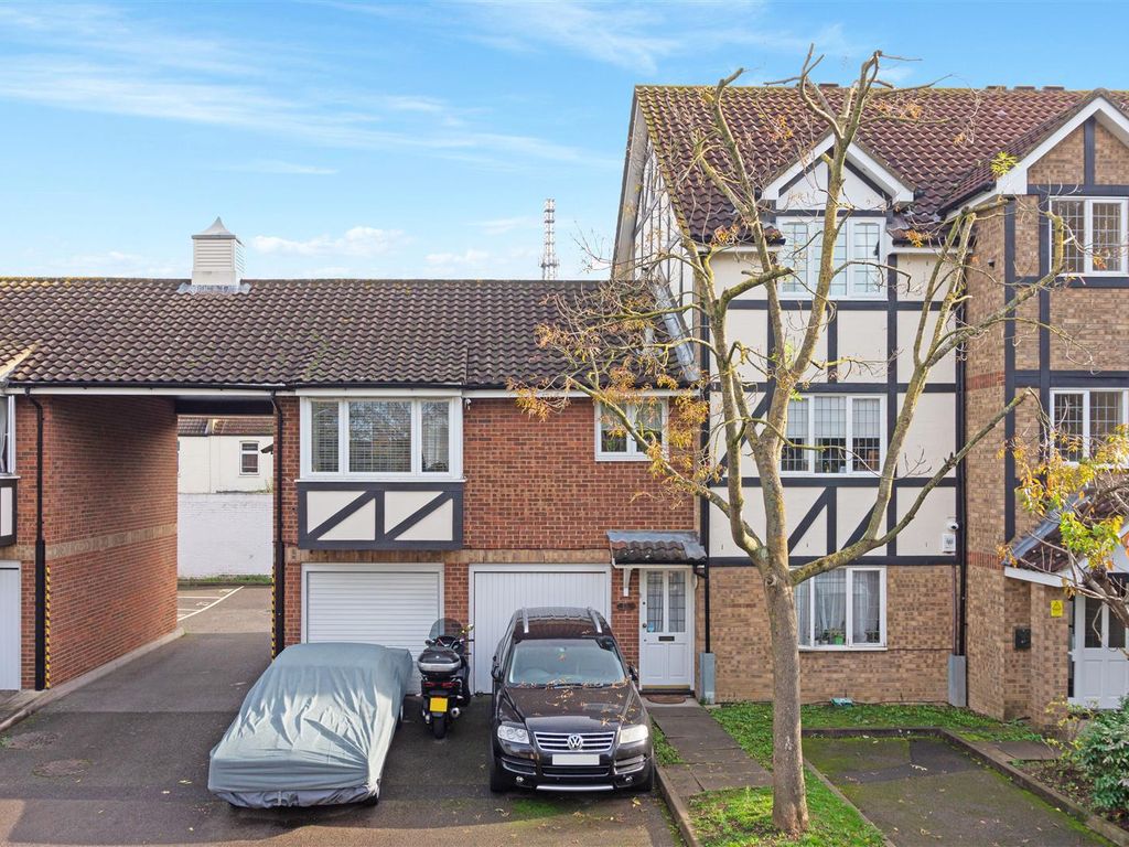 Lulworth Crescent, Mitcham CR4  