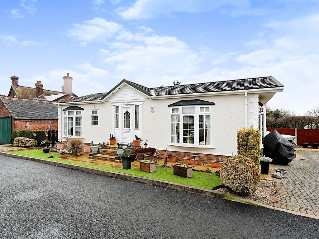 2 bed mobile/park home for sale in Cledford Lane, Middlewich CW10 Zoopla