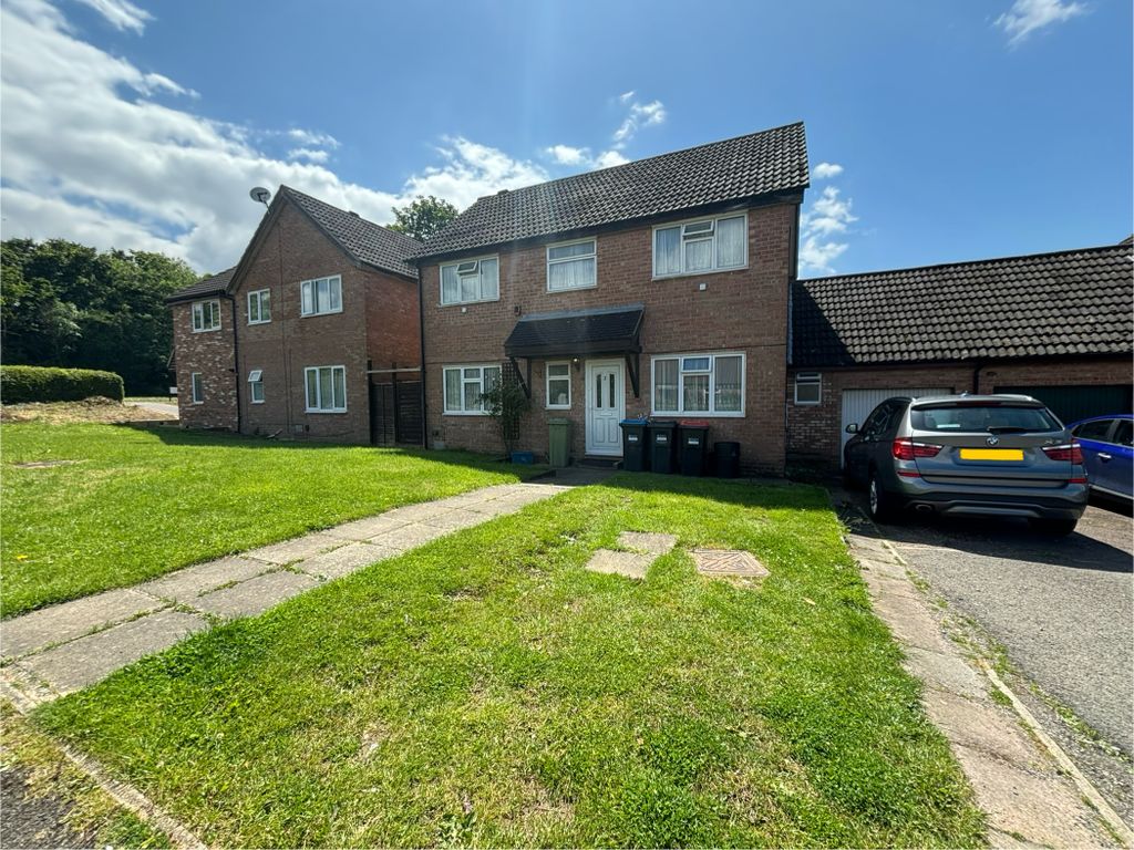 5 bed semidetached house to rent in Colley Hill, Bradwell, Milton