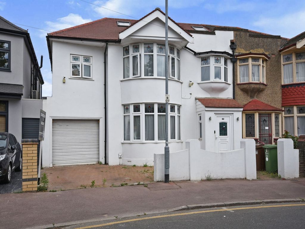 7 bed semidetached house for sale in Beccles Drive, Barking IG11 Zoopla