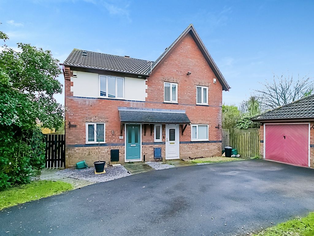 3 bed semidetached house for sale in Readers Way, Rhoose, Barry CF62