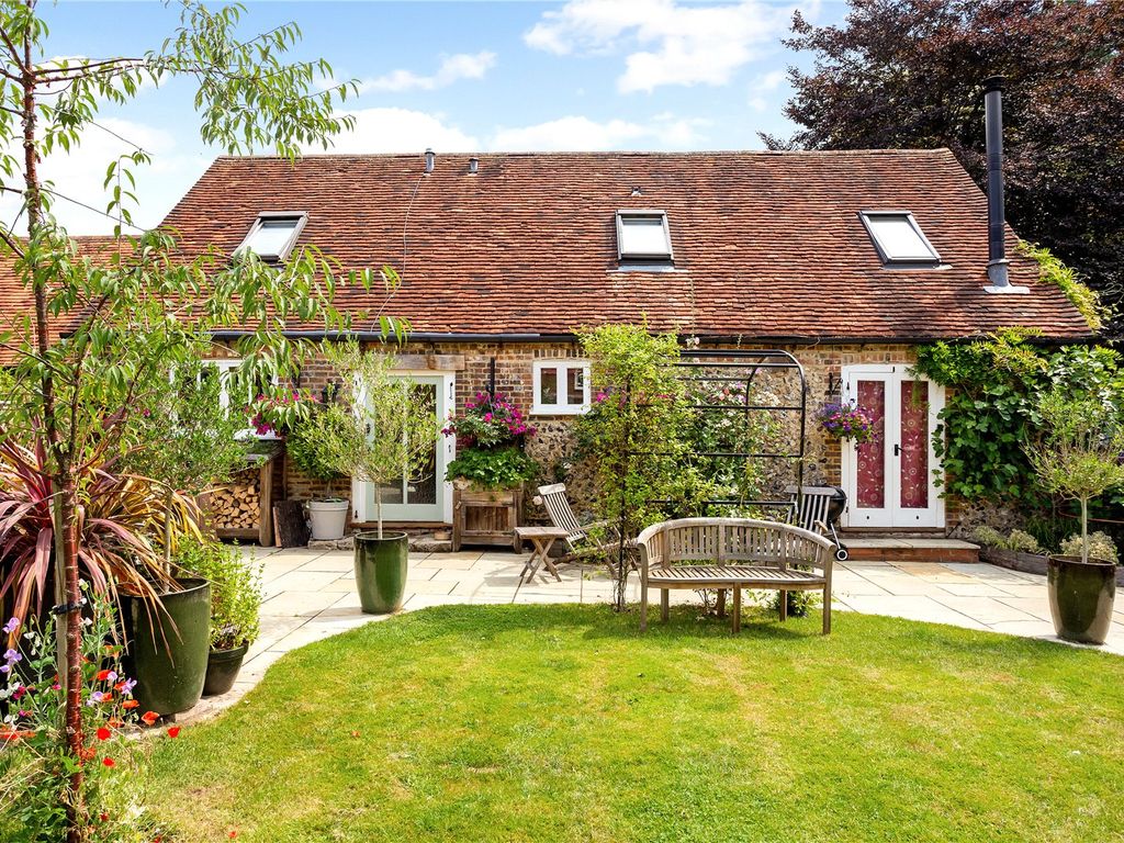 4 bed semidetached house for sale in Valley Road, High HP14, £