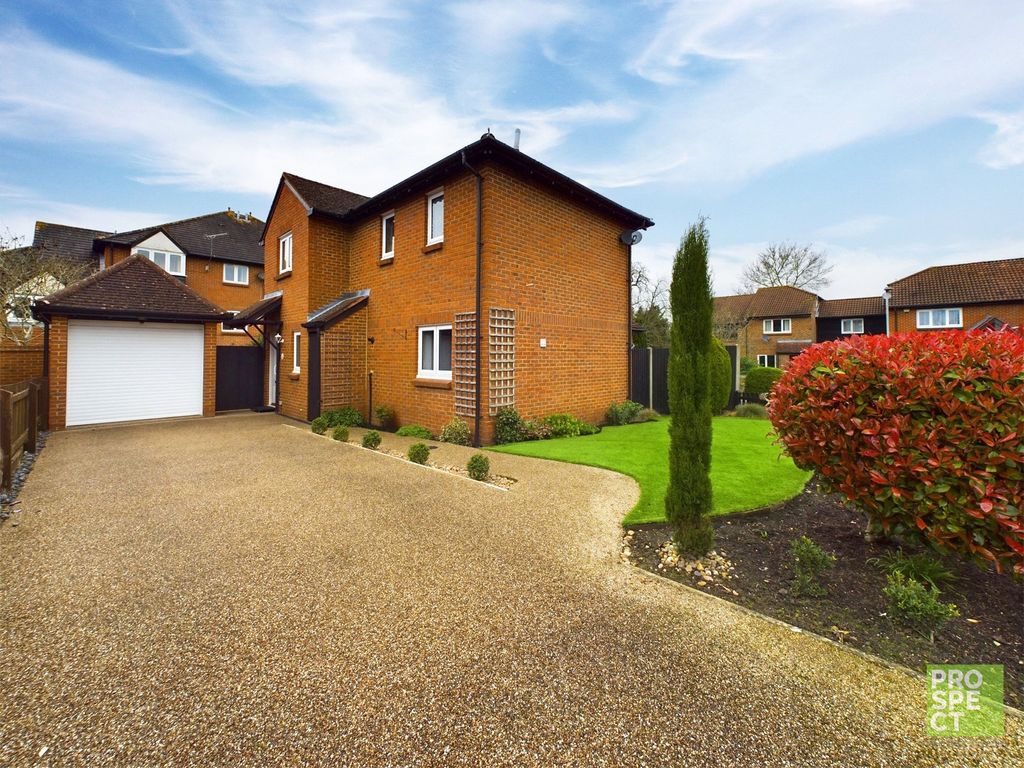 3 bed detached house for sale in Caesars Gate, Warfield, Bracknell