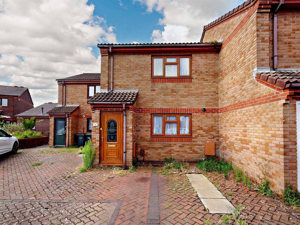 3 bed end terrace house for sale in Mariners Way, Gosport PO12, £