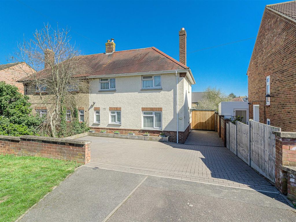 3 bed semidetached house for sale in Valley Road, Wellingborough NN8