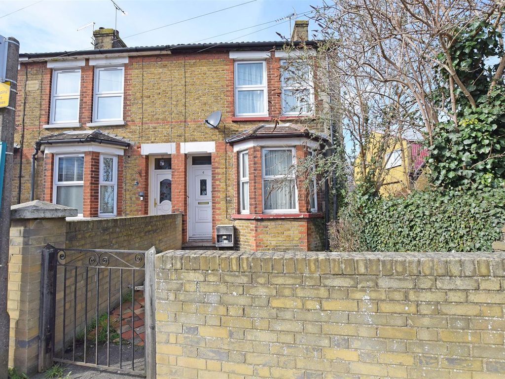 3 bed end terrace house for sale in Maidstone Road, Rainham, Gillingham
