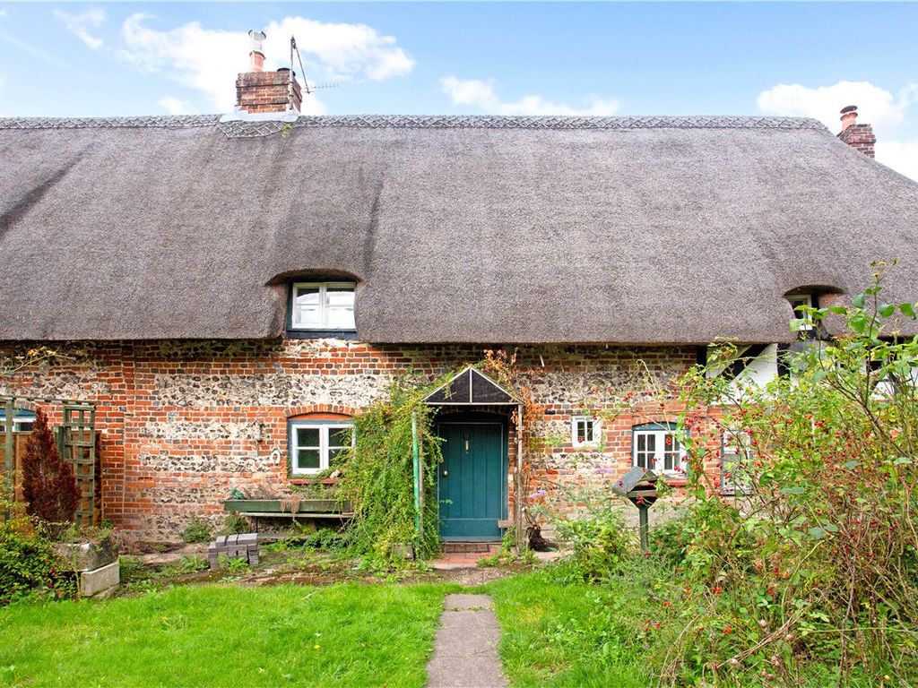 3 bed semidetached house for sale in Leckford, Hampshire SO20, £