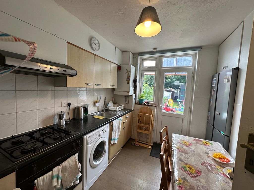 3 bed terraced house to rent in Crabtree Avenue, Wembley HA0, £2,000
