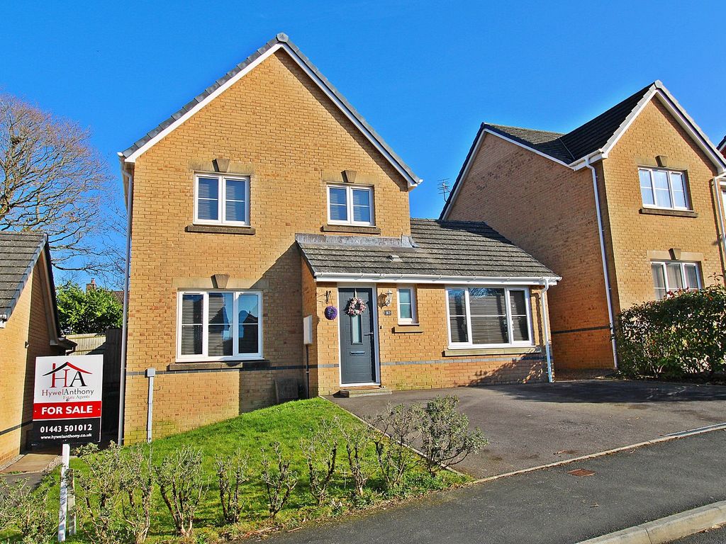 3 bed detached house for sale in Ffordd Y Dolau, Llanharan, Pontyclun