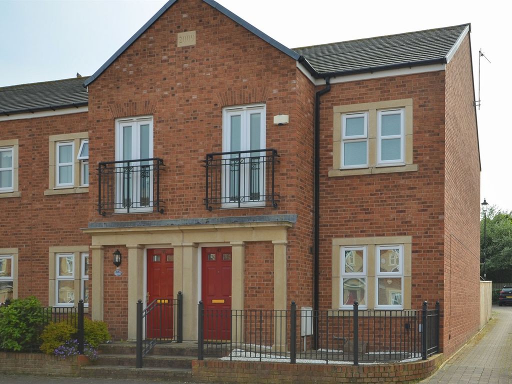 3 bed end terrace house for sale in North Main Court, South Shields
