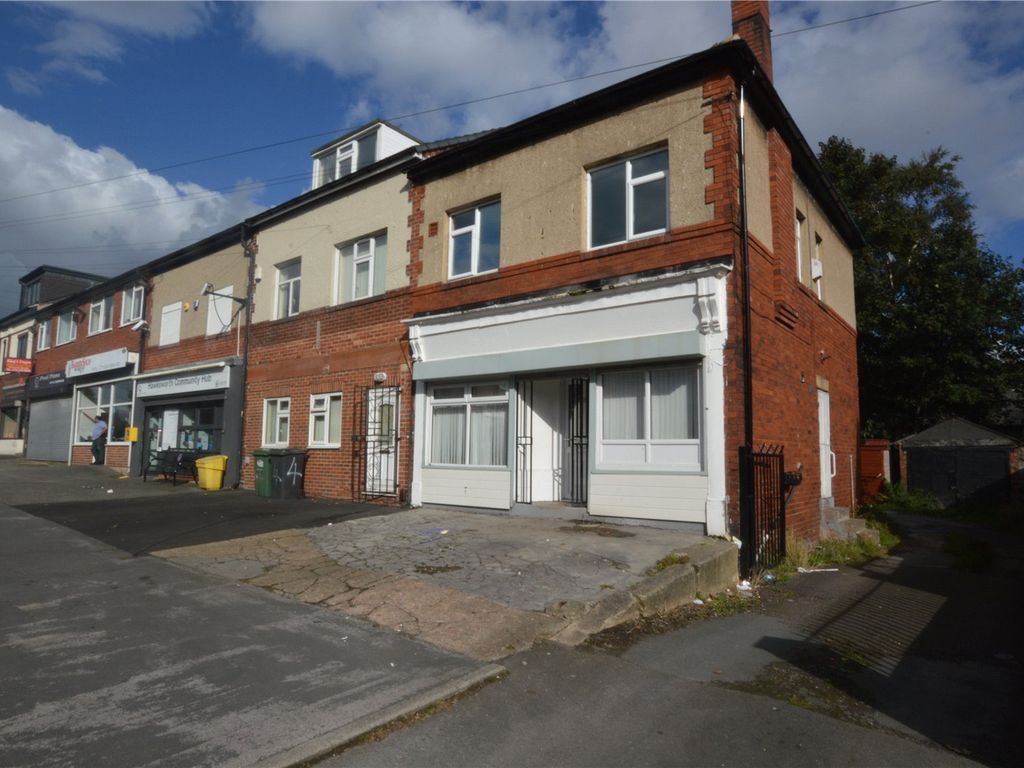 Terraced house for sale in Broadway, Kirkstall, Leeds, West Yorkshire