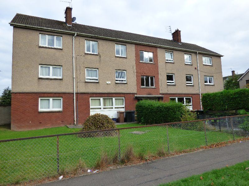 3 bed flat to rent in Captains Drive, Gilmerton, Edinburgh EH16, £1,100