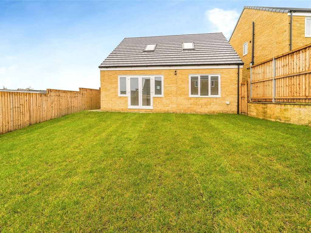3 bed detached house for sale in Tum Hill Close, Colne BB8, £254,000