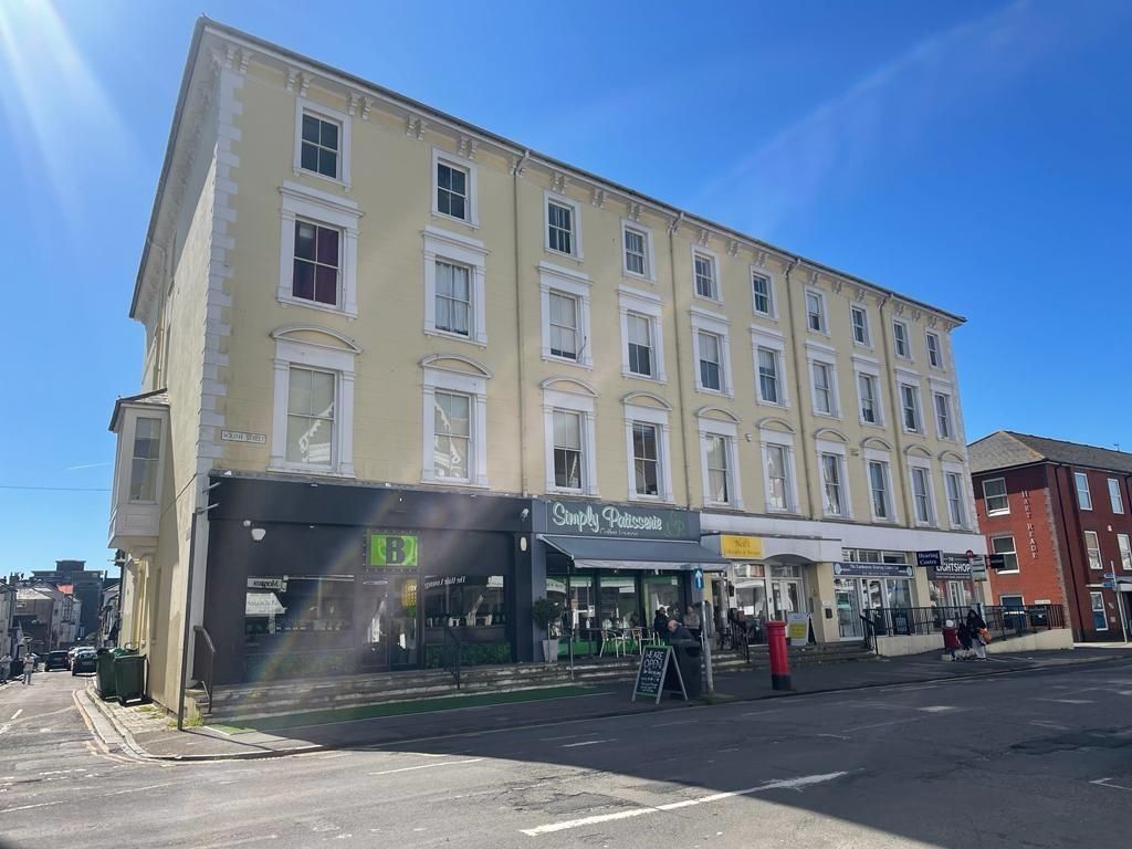 2 bed flat to rent in South Street, Eastbourne BN21 Zoopla