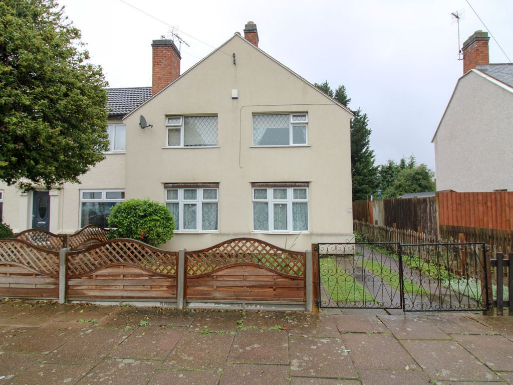 3 bed end terrace house for sale in Winton Avenue, Leicester LE3, £