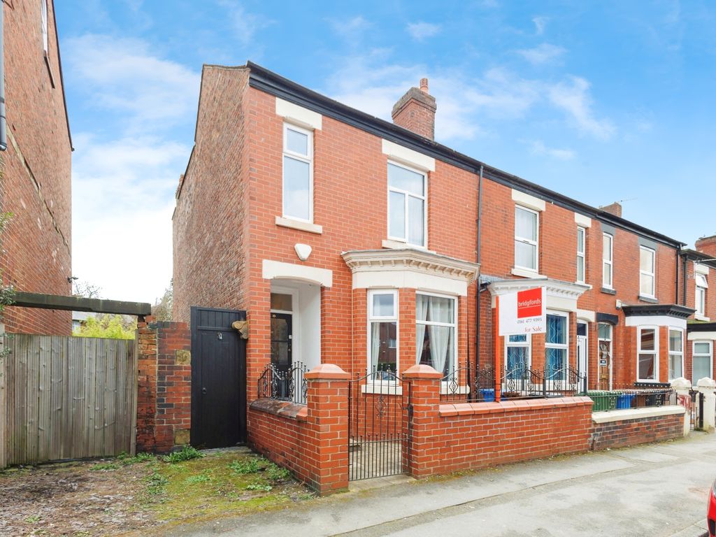 3 bed end terrace house for sale in Wellington Grove, Stockport