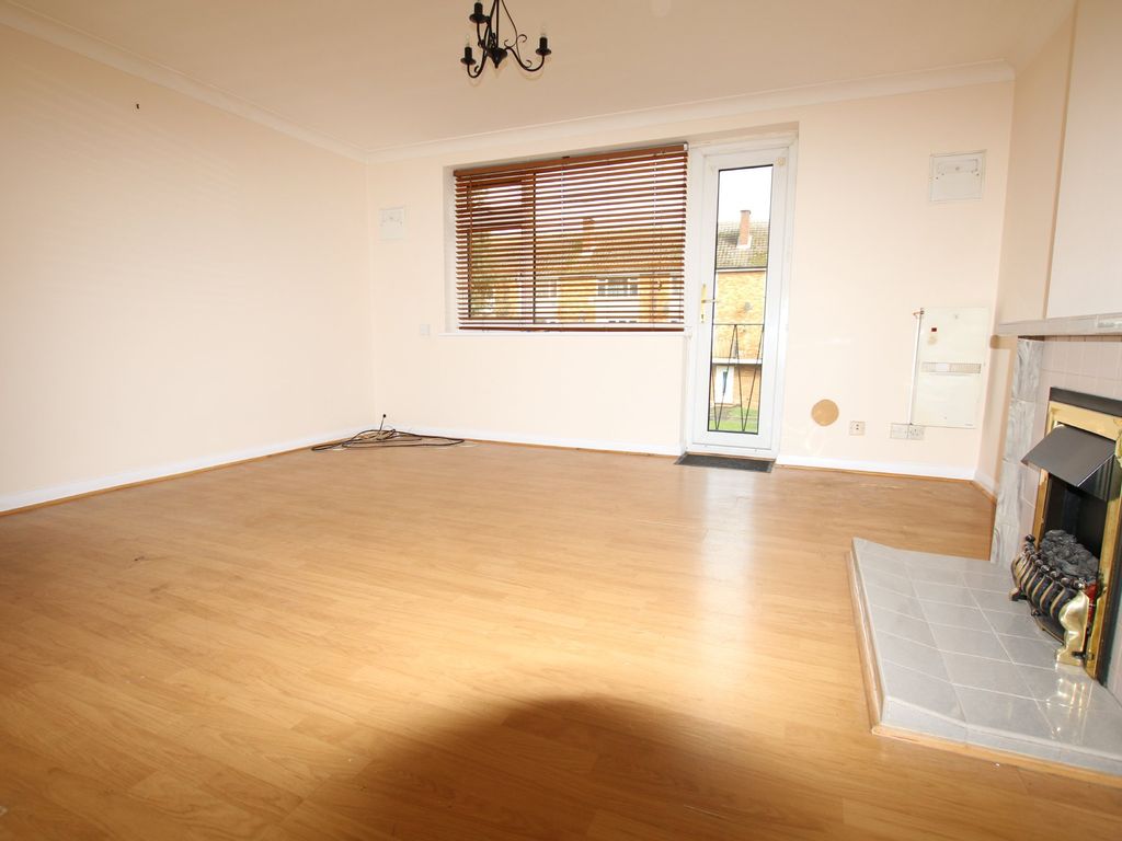 2 bed to rent in Coleridge Crescent, Colnbrook, Slough SL3