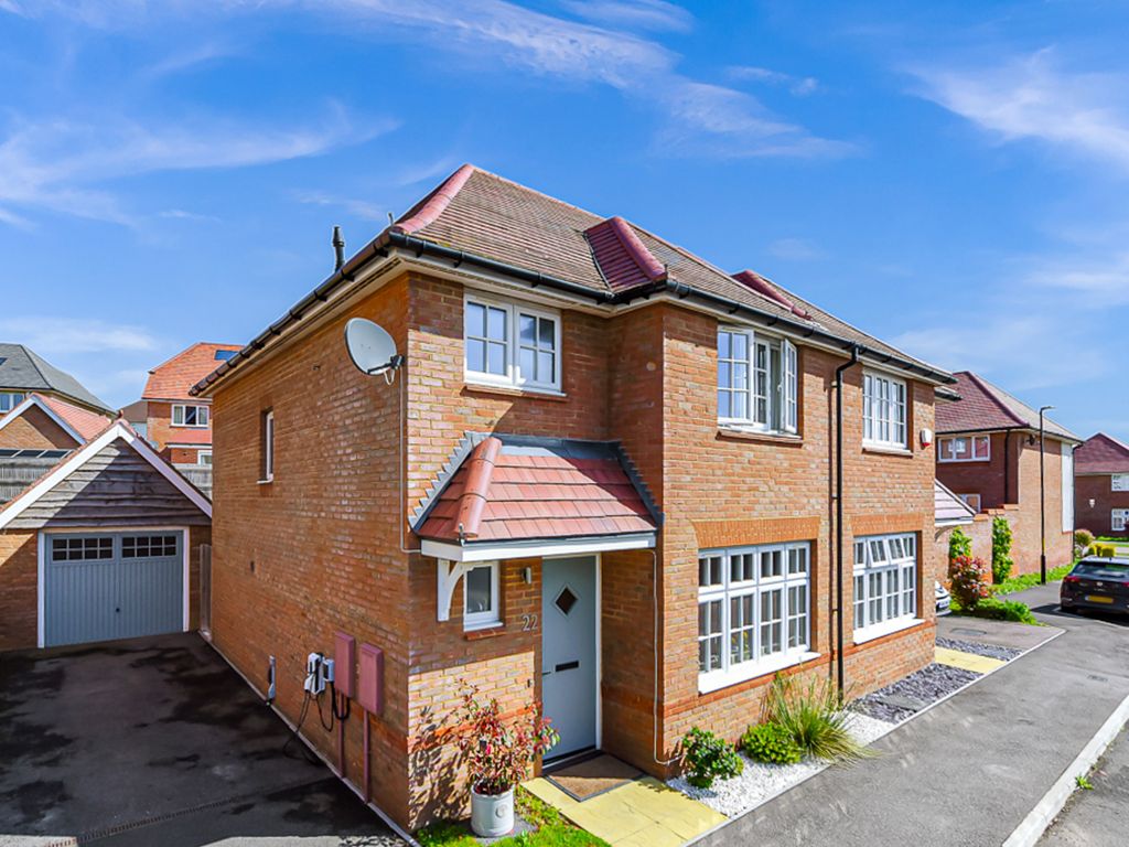3 bed semidetached house for sale in Frost Close, Ebbsfleet Valley