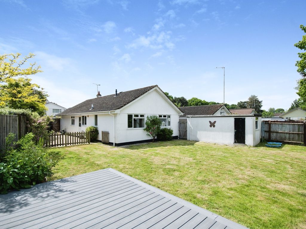 3 bed detached bungalow for sale in Bramble Close, Alderholt