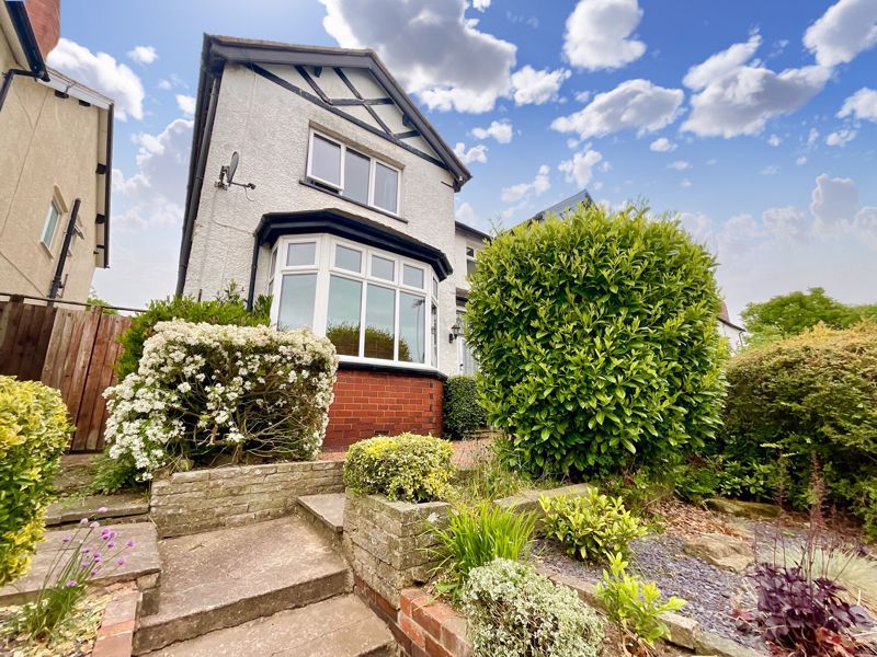 3 bed semidetached house for sale in Kings Avenue, NewcastleUnder