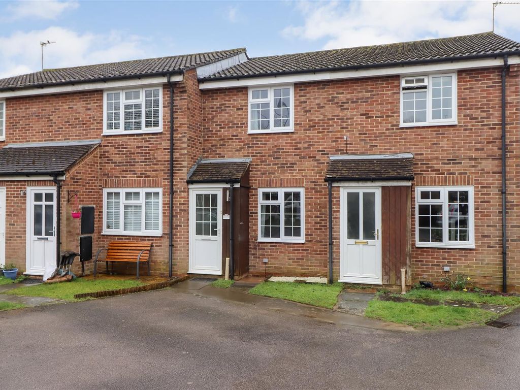 2 bed terraced house for sale in Mapledown Close, Southwater, Horsham