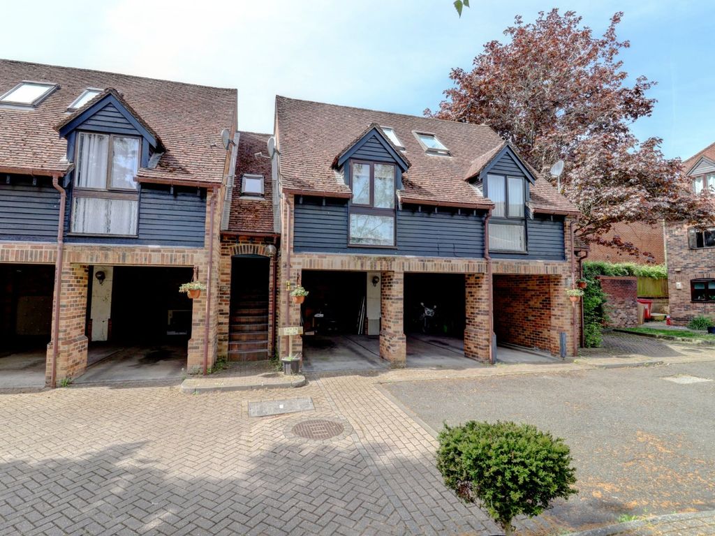 1 bed flat for sale in Copyground Court, Copyground Lane, High