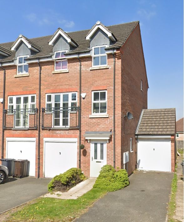 4 bed property to rent in Bay Avenue, Bilston WV14 Zoopla