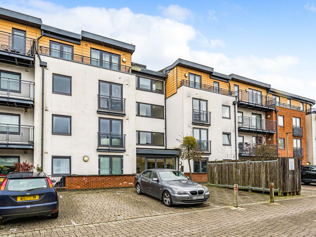 1 bed flat for sale in Centro, Southern Road, Camberley GU15 Zoopla