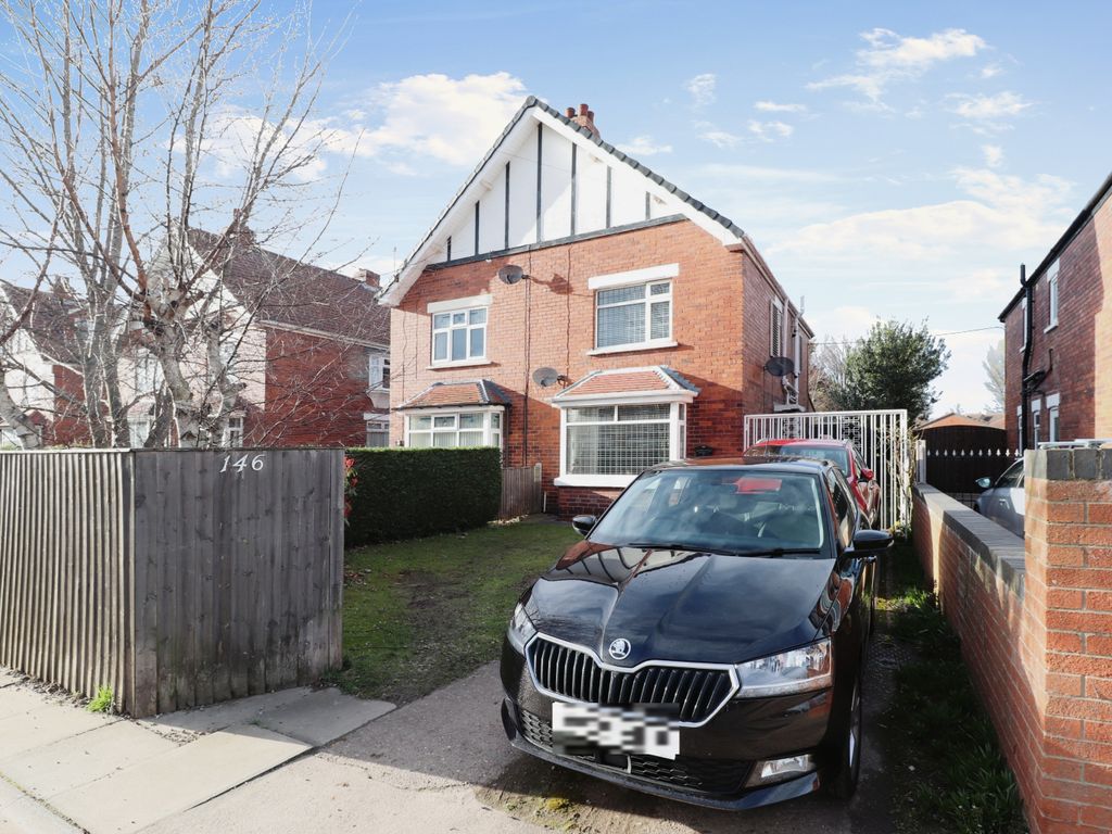 3 bed semidetached house for sale in High Street, Dunsville, Doncaster
