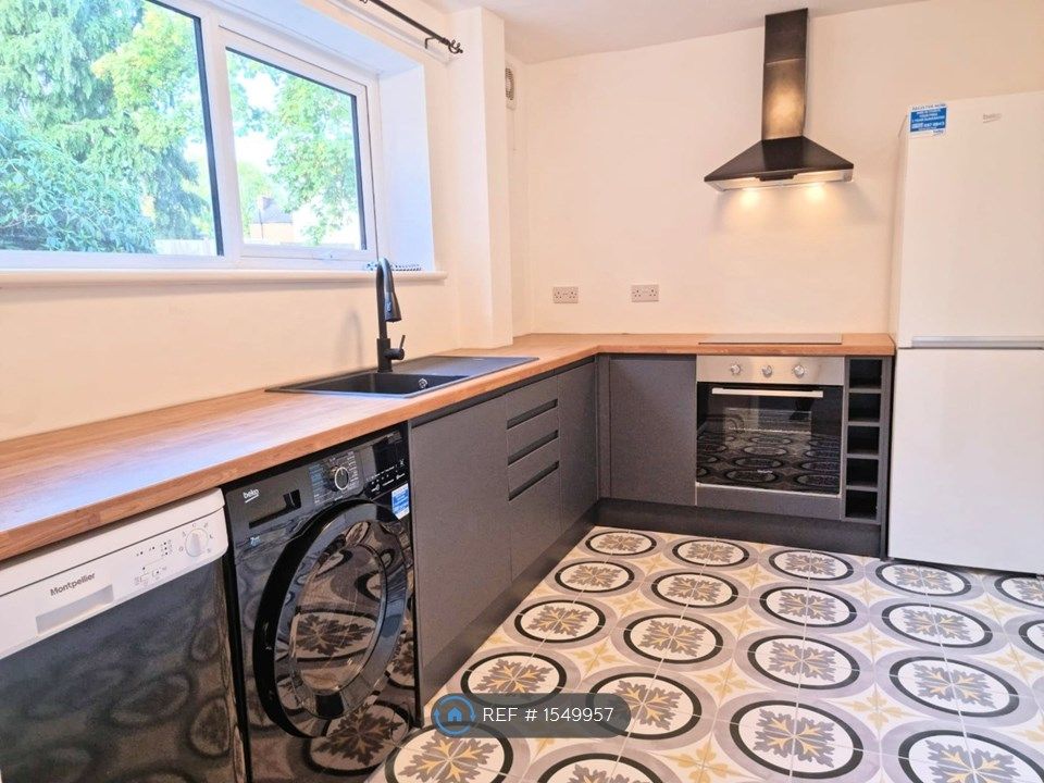 2 bed flat to rent in Windsor Court, Kings Norton, Birmingham B38 Zoopla