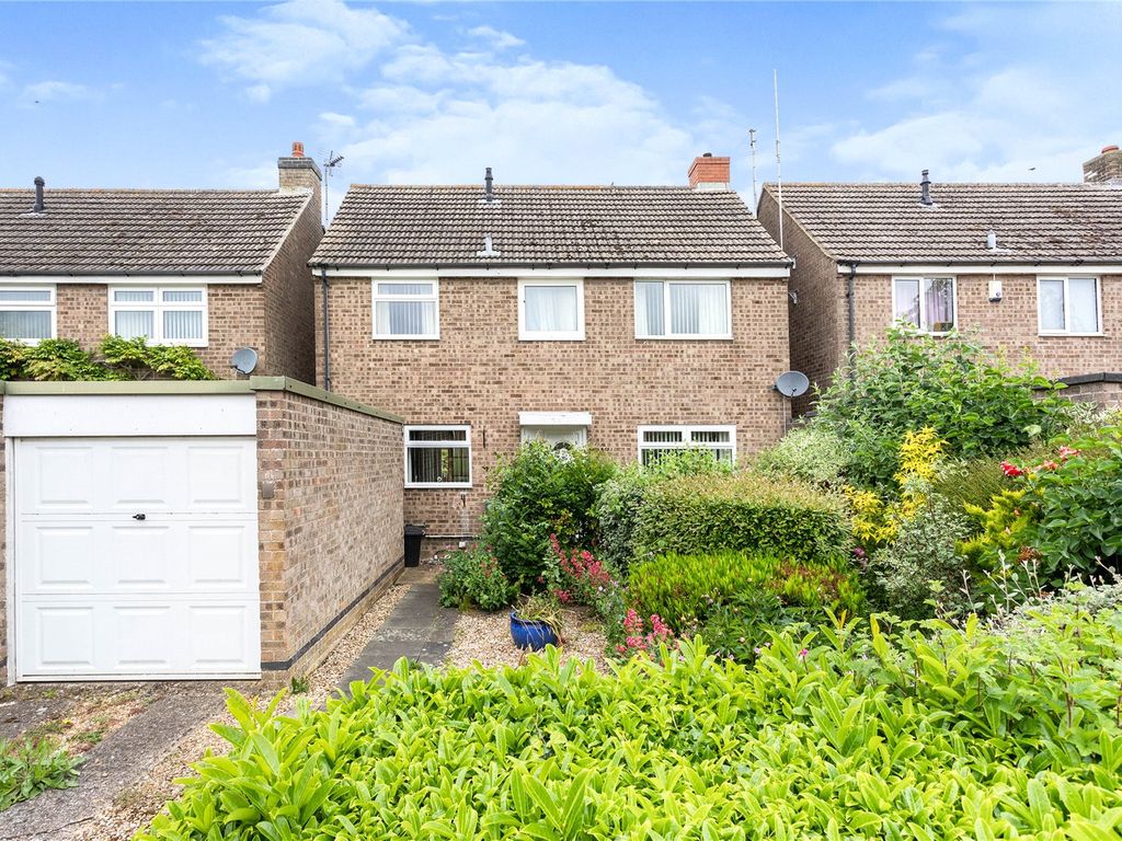 3 bed detached house for sale in St. James Close, Hanslope, Milton