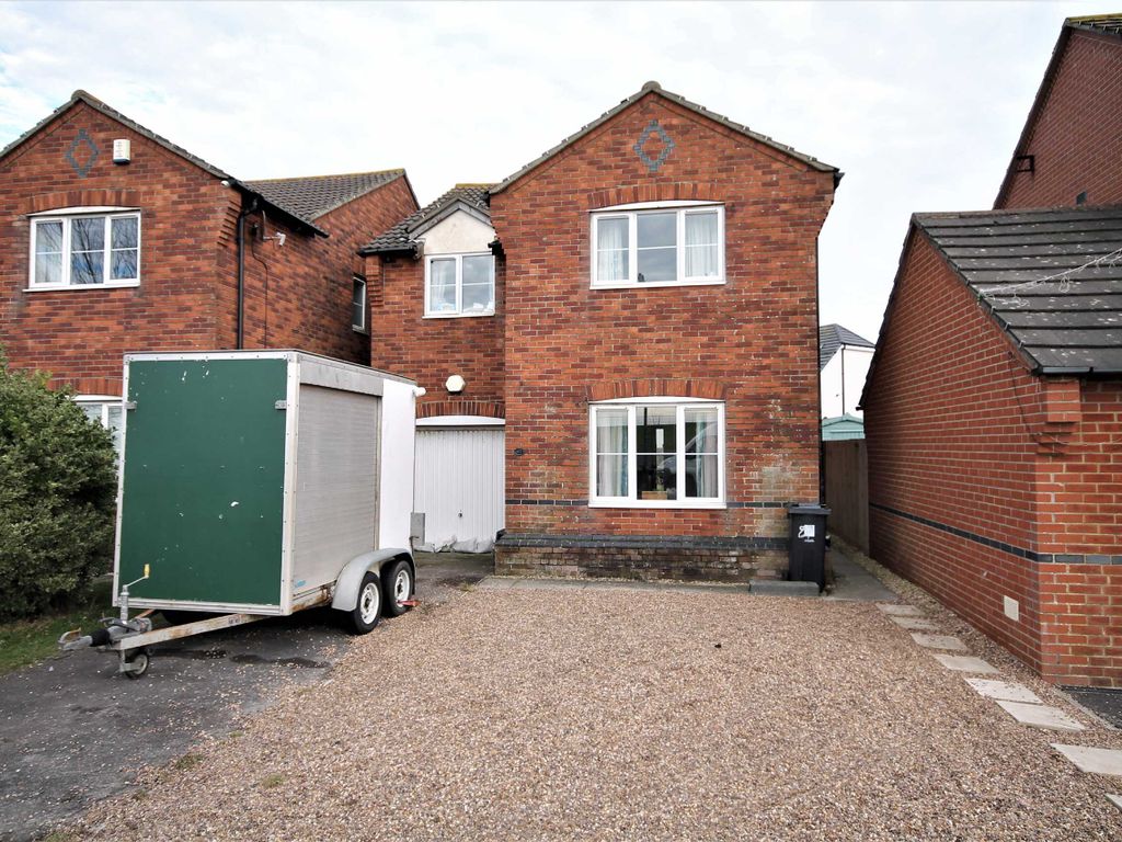 4 bed detached house for sale in Beach Road, Severn Beach, Bristol BS35