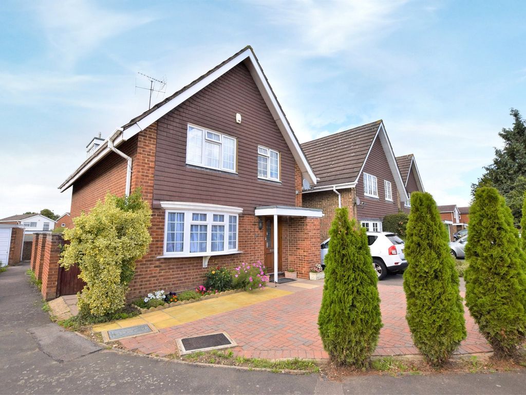 4 bed detached house for sale in Welby Crescent, Winnersh, Wokingham