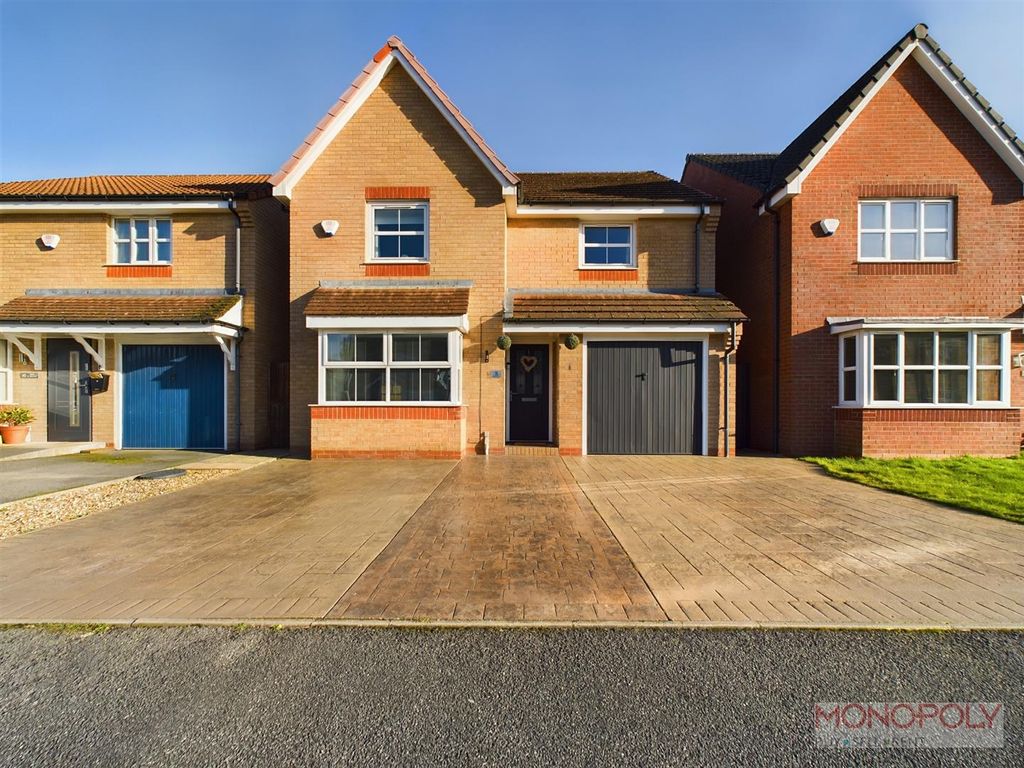 4 bed detached house for sale in Sheppard Street, Brymbo, Wrexham LL11