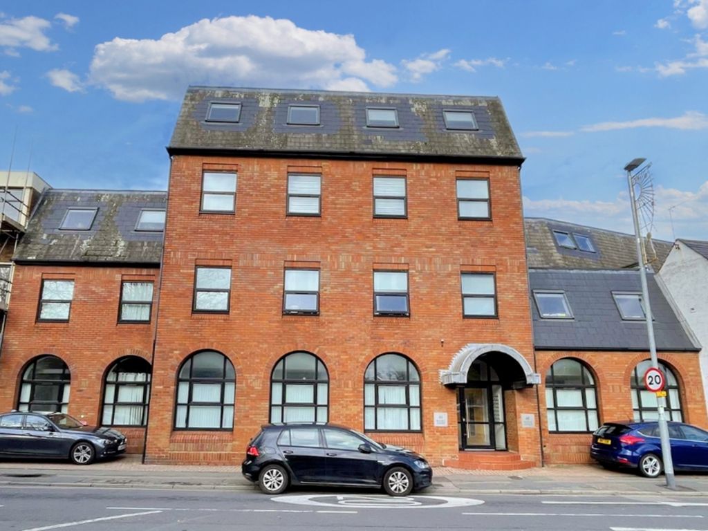 1 bed flat for sale in Icknield House, 40 West Street, Dunstable