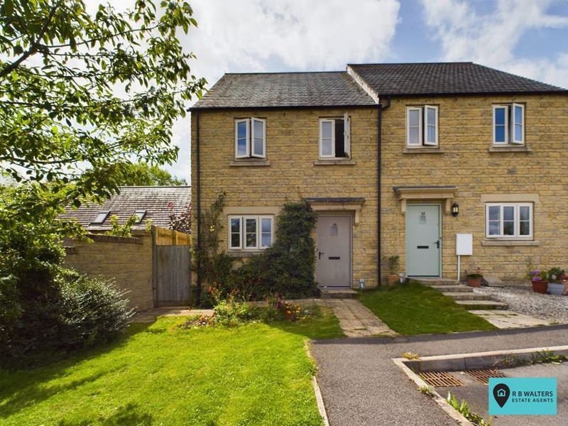 3 bed semidetached house for sale in Baylis Road,