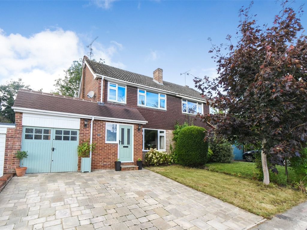3 bed semidetached house for sale in Gower Crescent, Hook, Hampshire