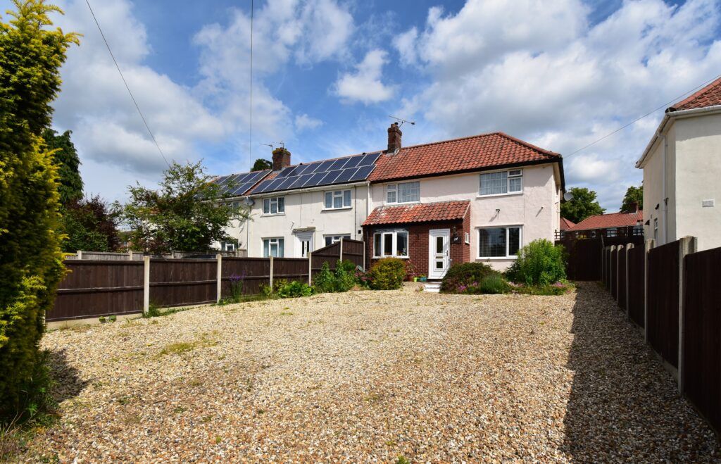 3 bed end terrace house for sale in Havers Road, Norwich NR3, £240,000