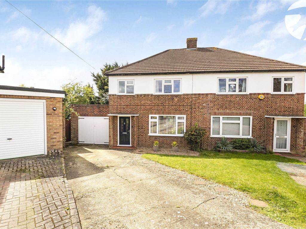 3 bed semidetached house for sale in Lesley Close, Swanley BR8, £