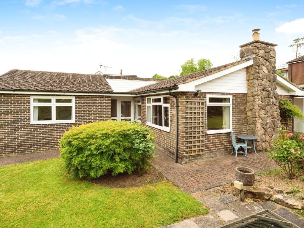 3 bed bungalow for sale in Berkeley Road, Mayfield, East Sussex TN20, £