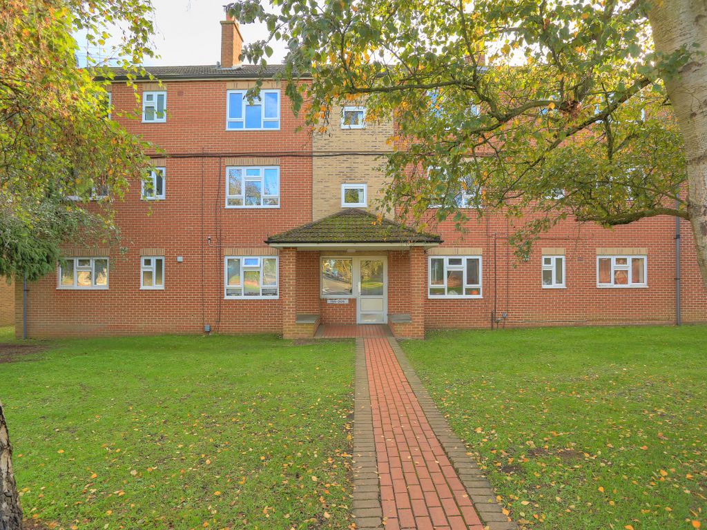 2 bed flat to rent in Drakes Drive, St Albans, Hertfordshire AL1 Zoopla