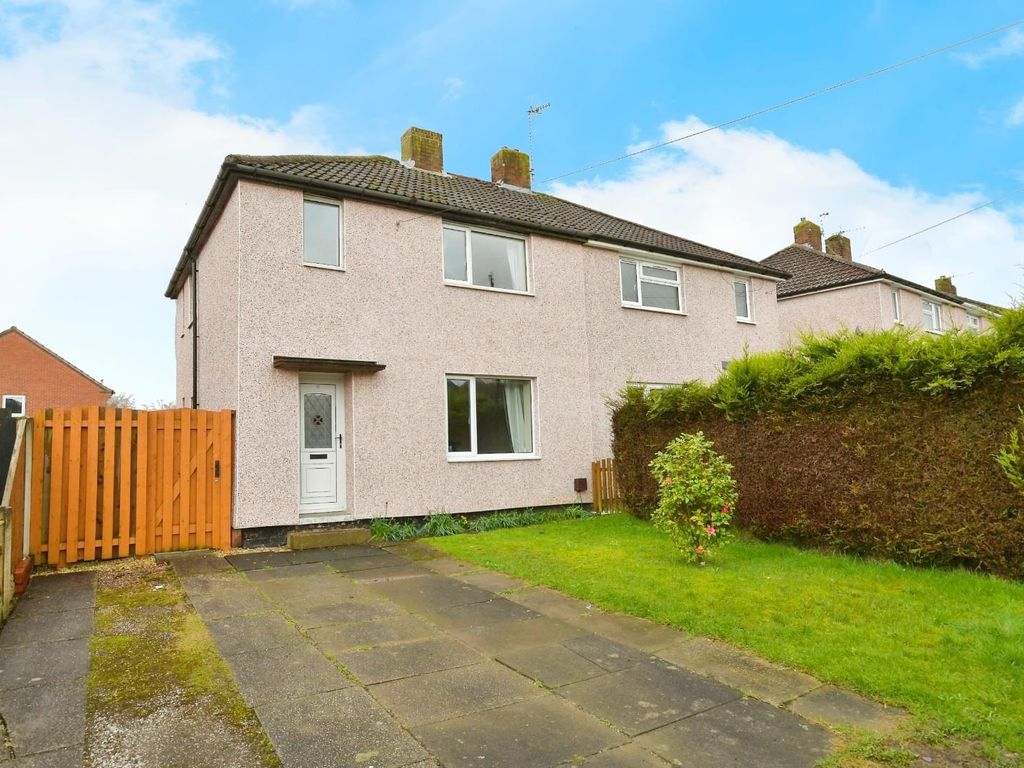 2 bed semidetached house for sale in Burnbridge Road, Old Whittington