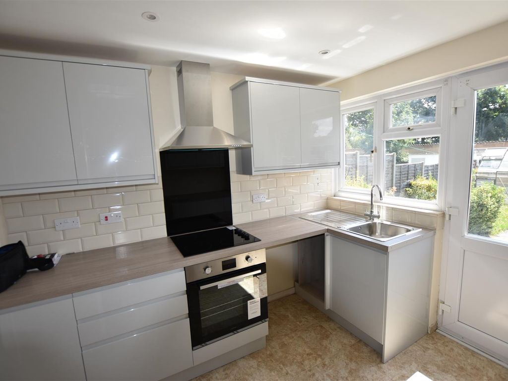 3 bed terraced house to rent in Nicholls Field, Harlow CM18, £1,650 pcm