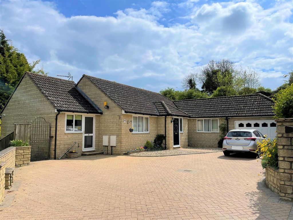 4 bed bungalow for sale in Priors Hill, Wroughton, Swindon SN4 Zoopla