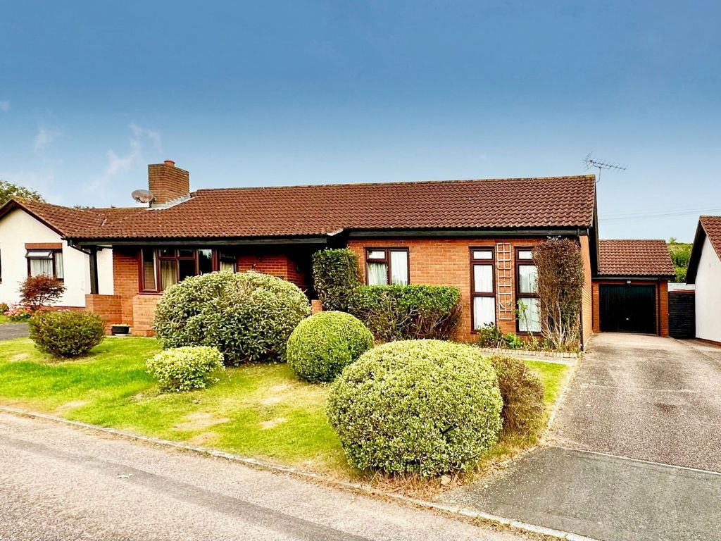 3 bed bungalow for sale in Lark Rise, Newton Poppleford, Sidmouth